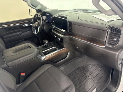 Used 2022 GMC Sierra 1500 Elevation w/ LPO, Elevation Black Package image 14