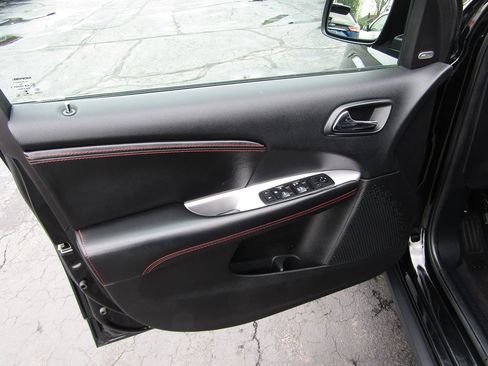 Used 2018 Dodge Journey GT image 26