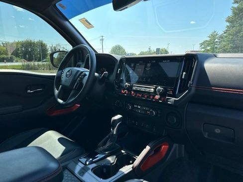 Certified 2025 Nissan Frontier PRO-4X w/ Pro Premium Package AWD/4WD image 27