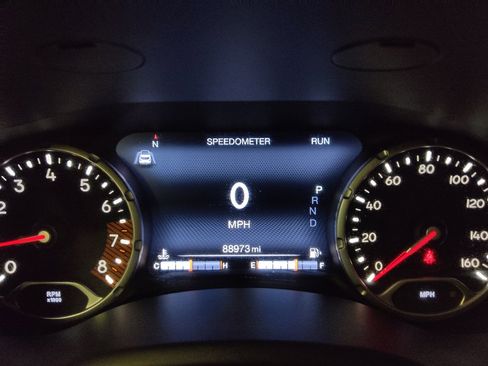 Used 2021 Jeep Renegade Latitude w/ Luxury Group II AWD/4WD image 23
