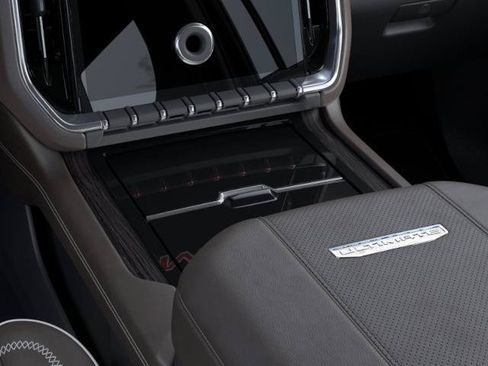 New 2026 GMC Yukon XL Denali Ultimate w/ LPO, Floor Liner Package AWD/4WD image 23