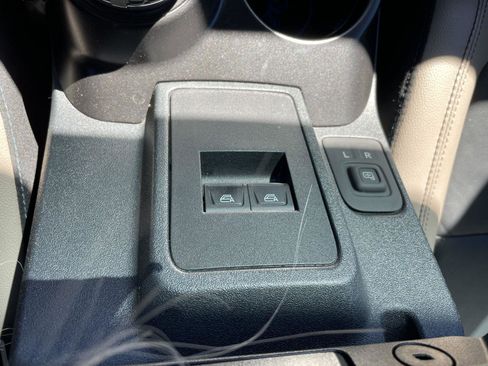 Used 2022 Ford Bronco Wildtrak image 29