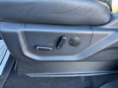 Used 2024 Ford Expedition Limited image 16