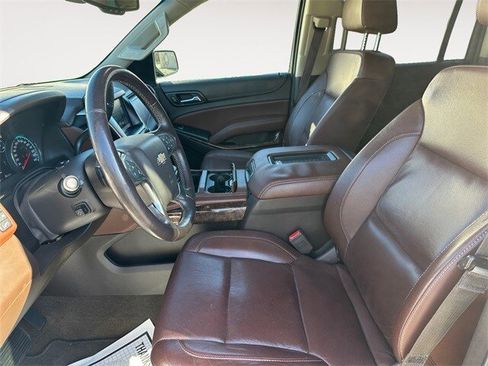 Used 2017 Chevrolet Suburban Premier image 9