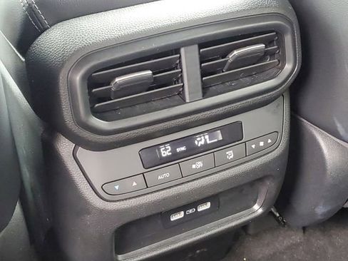 Used 2023 Honda Pilot EX-L image 11