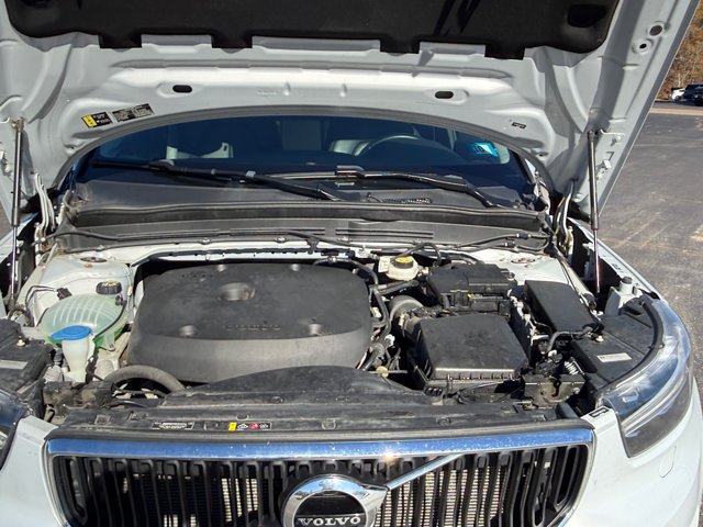 Used 2022 Volvo XC40 T5 Momentum w/ Premium Package AWD/4WD image 39