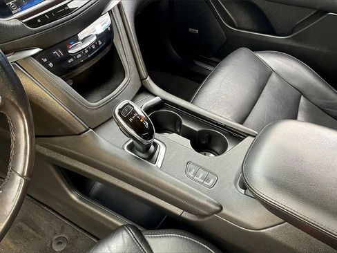 Used 2018 Cadillac XT5 Premium Luxury image 15