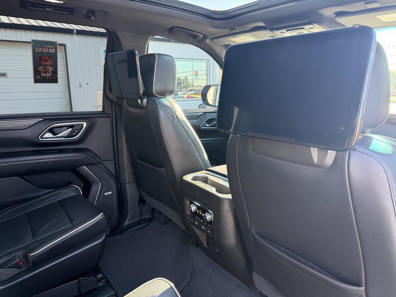 Used 2021 GMC Yukon SLT w/ SLT Luxury Plus Package AWD/4WD image 28
