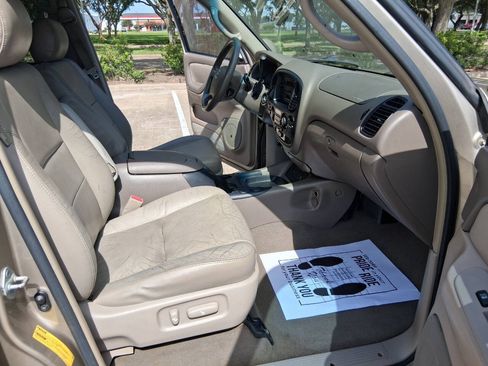 Used 2007 Toyota Sequoia SR5 RWD image 11