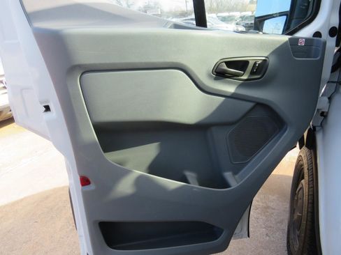 Used 2019 Ford Transit 250 148 Medium Roof RWD image 9
