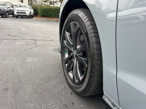 Used 2023 Toyota Sienna XSE image 11