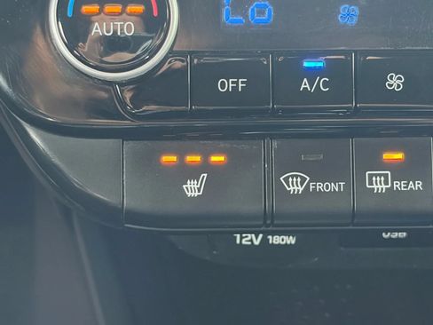 Used 2022 Hyundai Elantra SEL w/ Convenience Package FWD image 25
