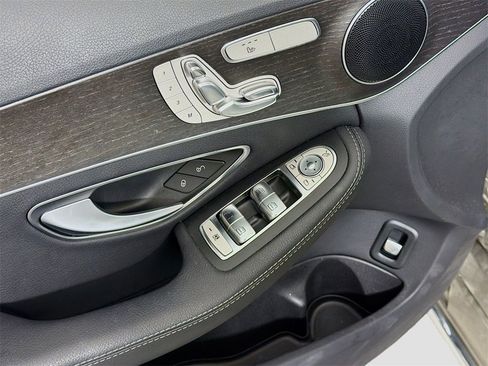 Used 2019 Mercedes-Benz C 300 4MATIC Sedan image 20
