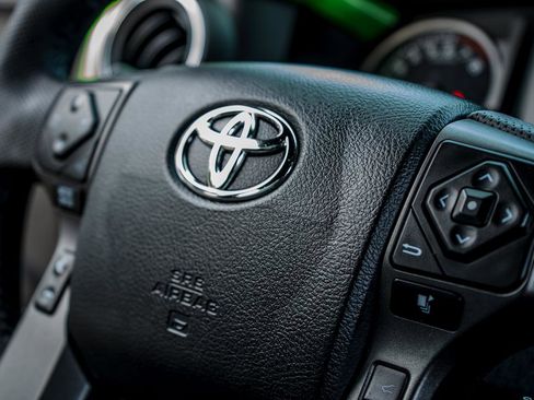 Used 2023 Toyota Tacoma TRD Off-Road image 27