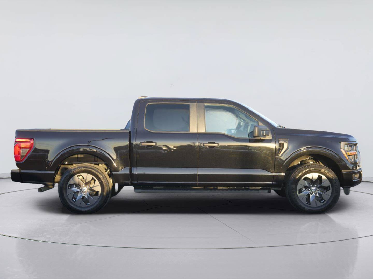 Used 2025 Ford F150 STX w/ Equipment Group 200A RWD image 5