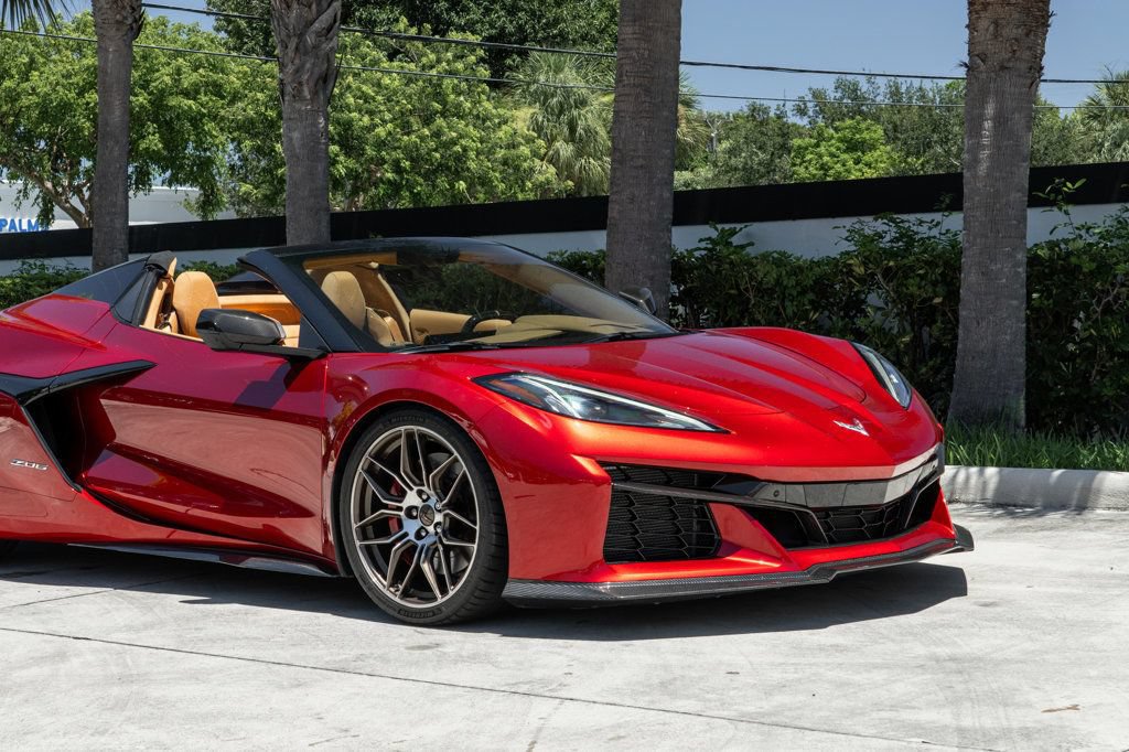 Used 2023 Chevrolet Corvette Z06 w/ Stealth Interior Trim Package RWD image 12