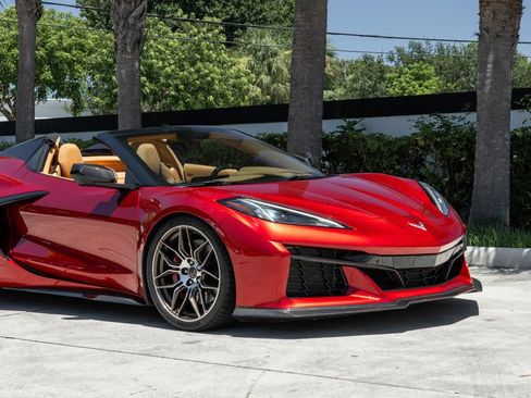 Used 2023 Chevrolet Corvette Z06 w/ Stealth Interior Trim Package RWD image 12