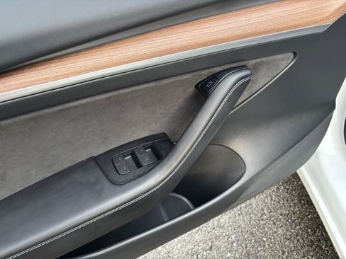 Used 2023 Tesla Model 3 Standard Range image 19