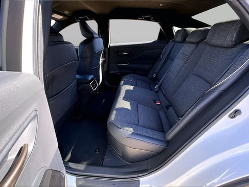 Used 2024 Toyota Crown AWD/4WD image 18
