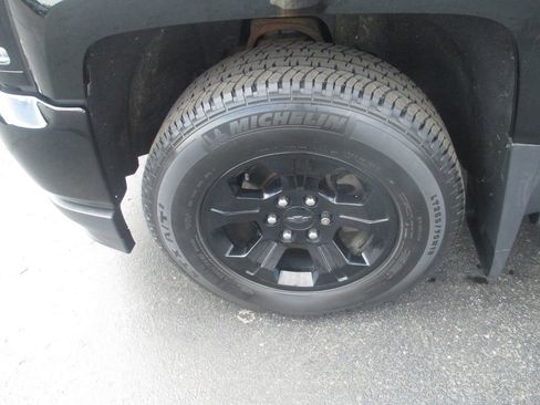 Used 2017 Chevrolet Silverado 1500 LTZ Z71 w/ LTZ Plus Package AWD/4WD image 16