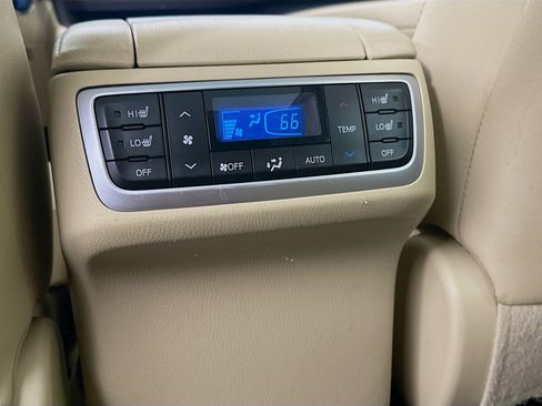 Used 2016 Toyota Highlander Limited Platinum FWD image 28