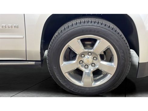 Used 2020 Chevrolet Suburban Premier AWD/4WD image 22