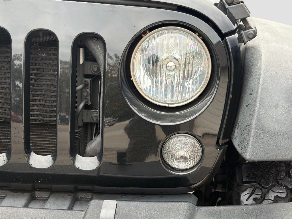 Used 2018 Jeep Wrangler Unlimited Sport S AWD/4WD image 11