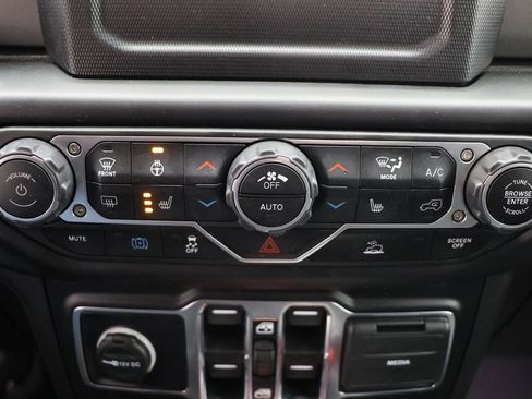 Used 2023 Jeep Wrangler Unlimited w/ Cold Weather Group image 23