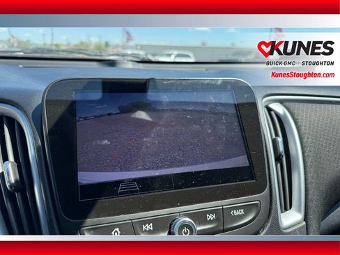 Used 2022 Chevrolet Malibu LT FWD image 34