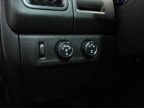 Used 2016 Chevrolet Colorado LT w/ LT Convenience Package AWD/4WD image 21