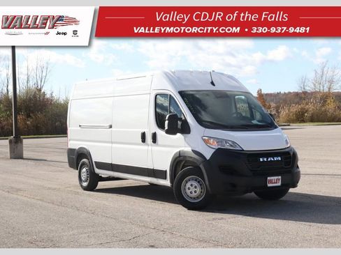 Used 2024 RAM ProMaster 2500 FWD image 1