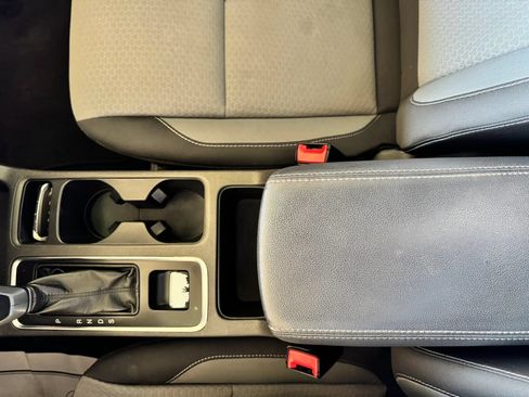 Used 2019 Ford Escape SE FWD image 13