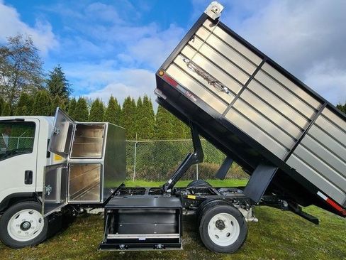 New 2024 Isuzu NPR image 2