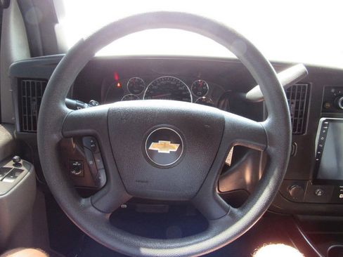 Used 2020 Chevrolet Express 2500 LT w/ LT Preferred Equipment Group RWD image 29
