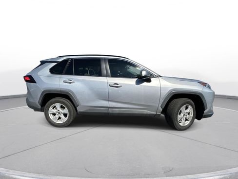 Used 2021 Toyota RAV4 XLE w/ Convenience Package image 4