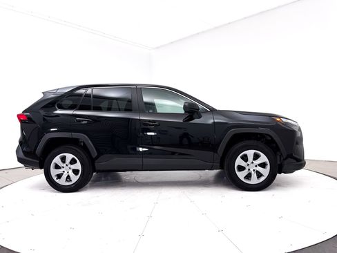 Used 2025 Toyota RAV4 LE AWD/4WD image 37