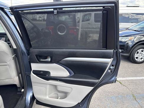 Used 2015 Toyota Highlander XLE AWD/4WD image 22