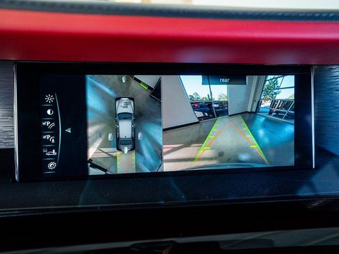 Used 2022 Rolls-Royce Phantom Sedan image 50