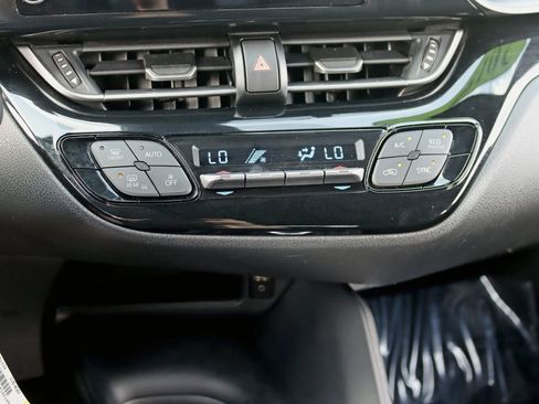 Used 2019 Toyota C-HR LE image 23