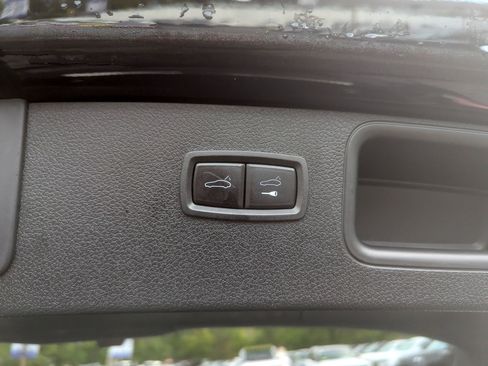 Used 2023 Porsche Macan image 43