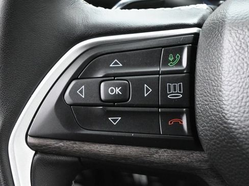 Used 2022 Jeep Grand Cherokee L Limited RWD image 8