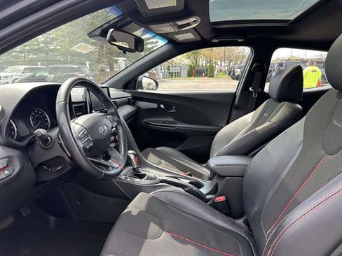 Used 2019 Hyundai Veloster 2.0 Premium FWD image 13