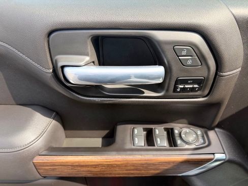 Used 2020 Chevrolet Silverado 1500 High Country w/ Technology Package AWD/4WD image 21