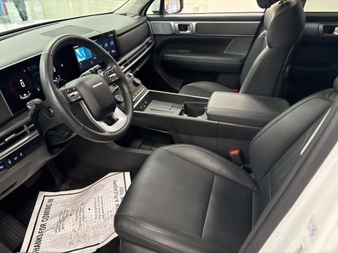Used 2025 Hyundai Santa Fe SEL FWD image 17