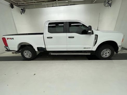 Used 2023 Ford F250 XL w/ FX4 Off-Road Package AWD/4WD image 9