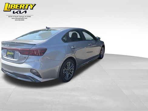 Used 2023 Kia Forte GT-Line FWD image 7