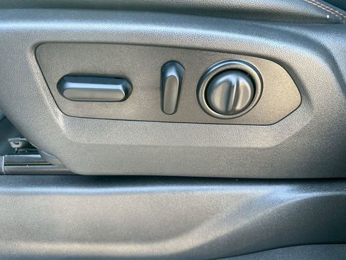 Used 2021 GMC Sierra 1500 AT4 w/ AT4 Preferred Package image 12