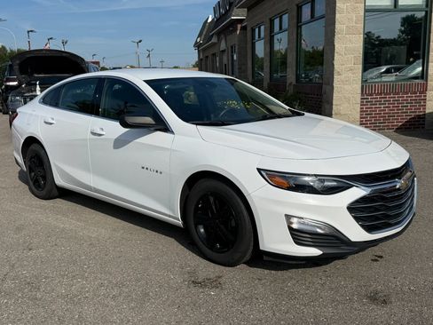 Used 2023 Chevrolet Malibu LS w/ LPO, Floor Liner Package FWD image 3
