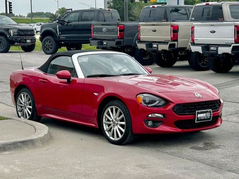Used 2017 FIAT 124 Spider Lusso RWD image 7