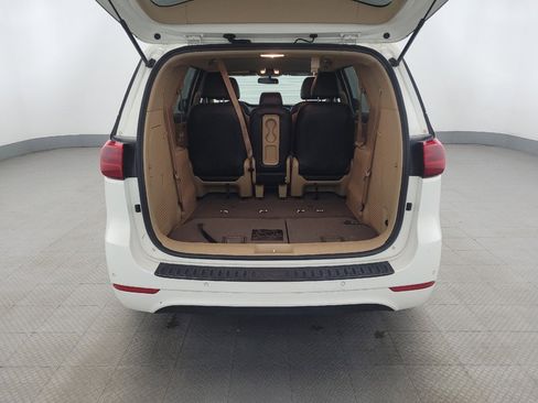 Used 2015 Kia Sedona LX w/ LX Convenience Package image 29